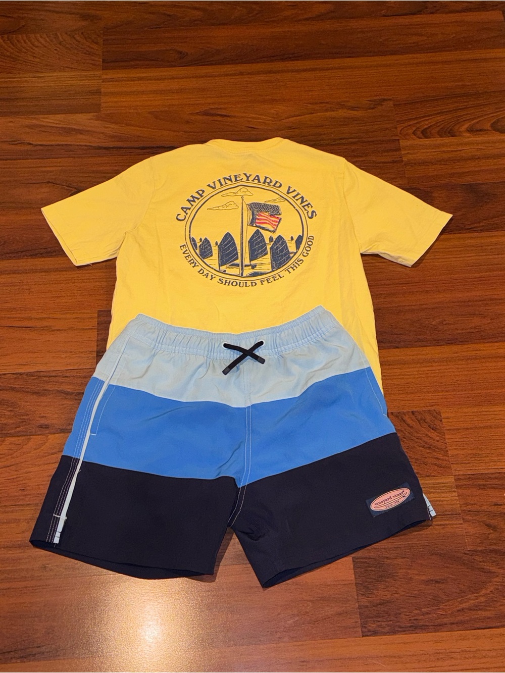 Vineyard Vines Blue Colorblock Swim Trunks & Yellow Camp T Shirt Size 8/10
